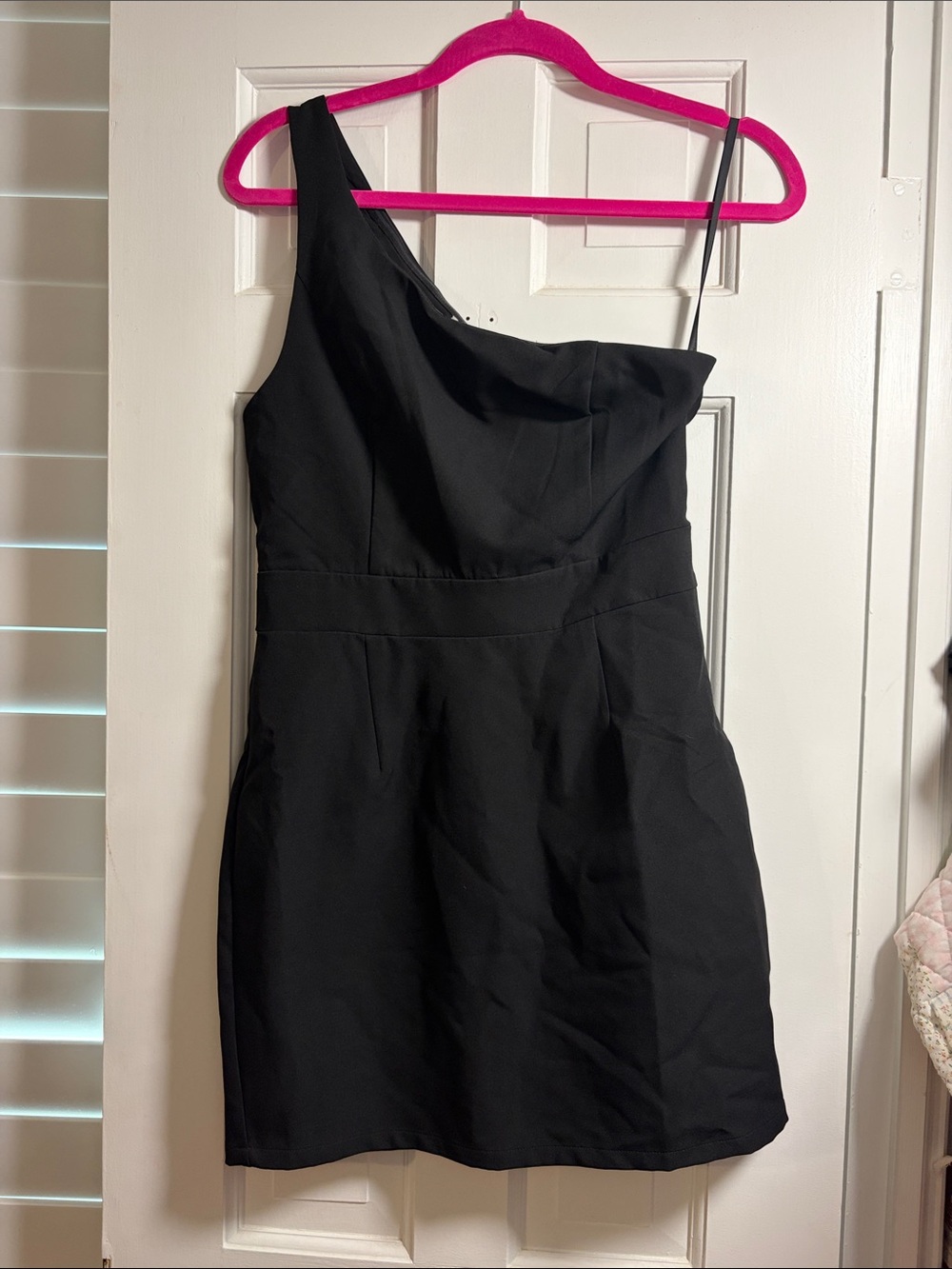 superdown Black One-Shoulder Mini Dress